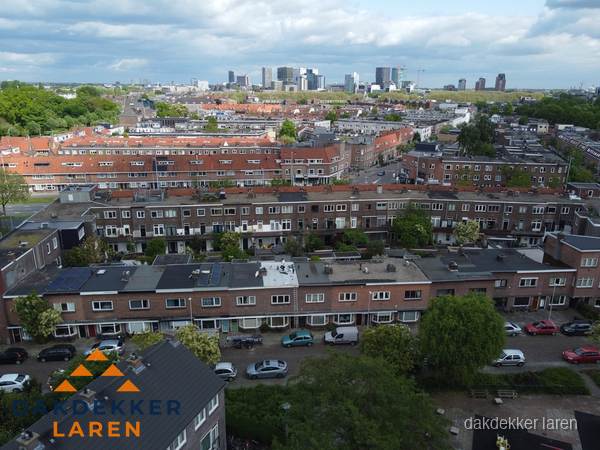 Luchtfoto van daken in woonwijk Laren Luchtfoto van daken in woonwijk Laren