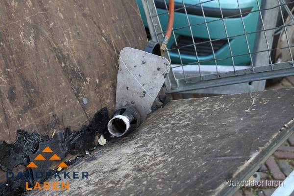 Dakdekkers gasbrander voor bitumen werkzaamheden in Laren Dakdekkers gasbrander voor bitumen werkzaamheden in Laren