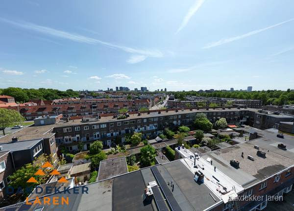 Luchtfoto van daken en dakgoten in Laren Luchtfoto van daken en dakgoten in Laren