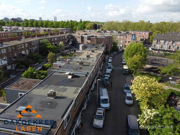 Luchtfoto dakinspectie woonwijk in Laren Luchtfoto dakinspectie woonwijk in Laren