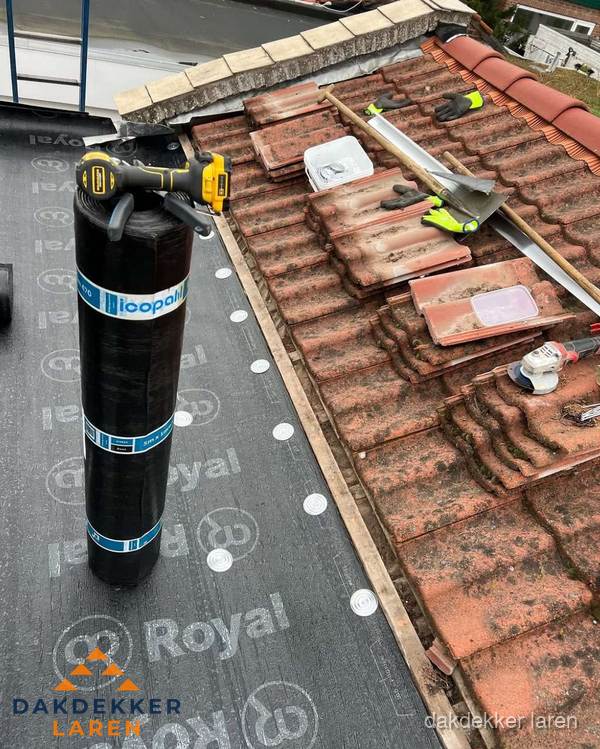 Dakschade herstel: pannendak renovatie in Laren